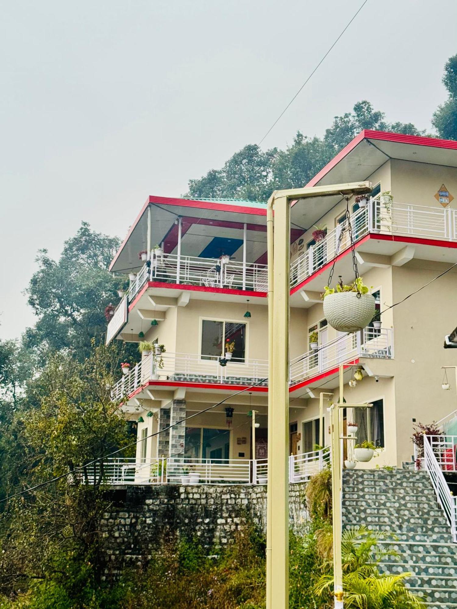 Paradise Inn By Hbr Dharamshala Buitenkant foto